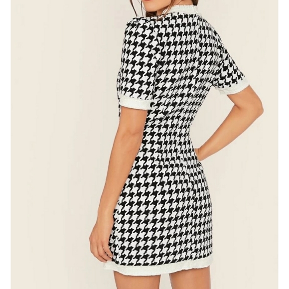 🔥FINAL SALE🔥 | Houndstooth Tweed Button Up Dress - Picture 3 of 6